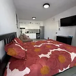 Dene Hollow 2 Apartment *