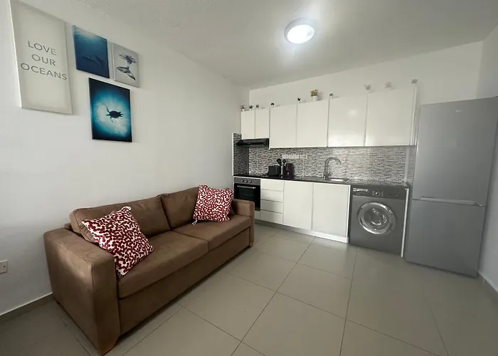 Daire Dene Hollow 2 *